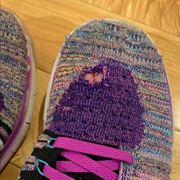 Women’s Nike Flyknit Sneakers - Picture 7 of 7